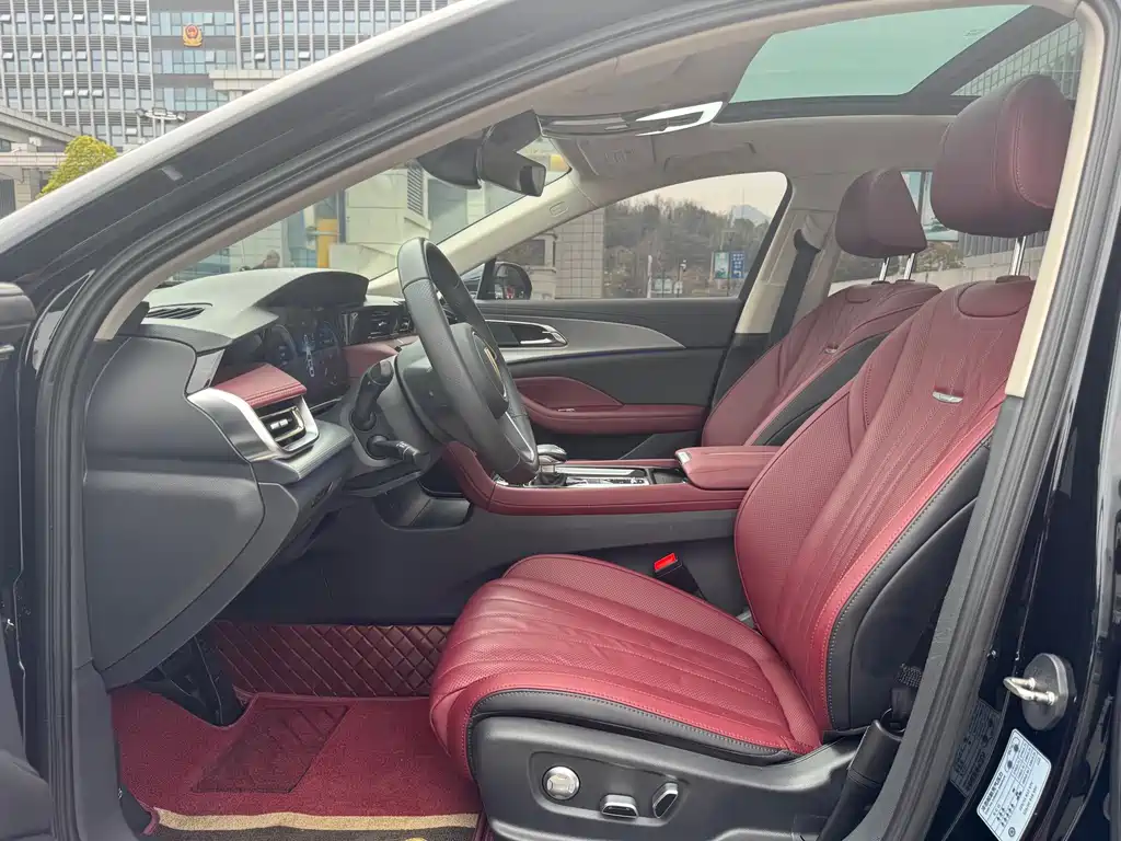 Hongqi H5 2024 2.0T Automatic Zhilianqichang Edition купить на сайте DeffCars