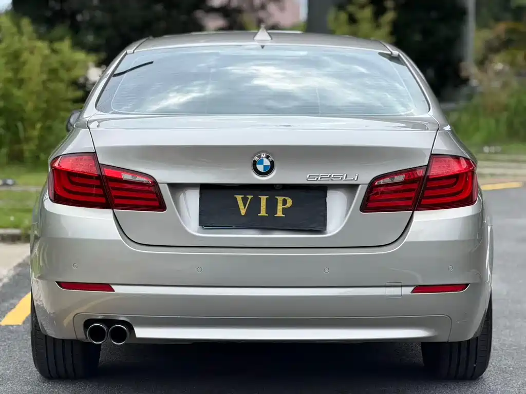 BMW 5 Series 2013 520Li Classic купить на сайте DeffCars