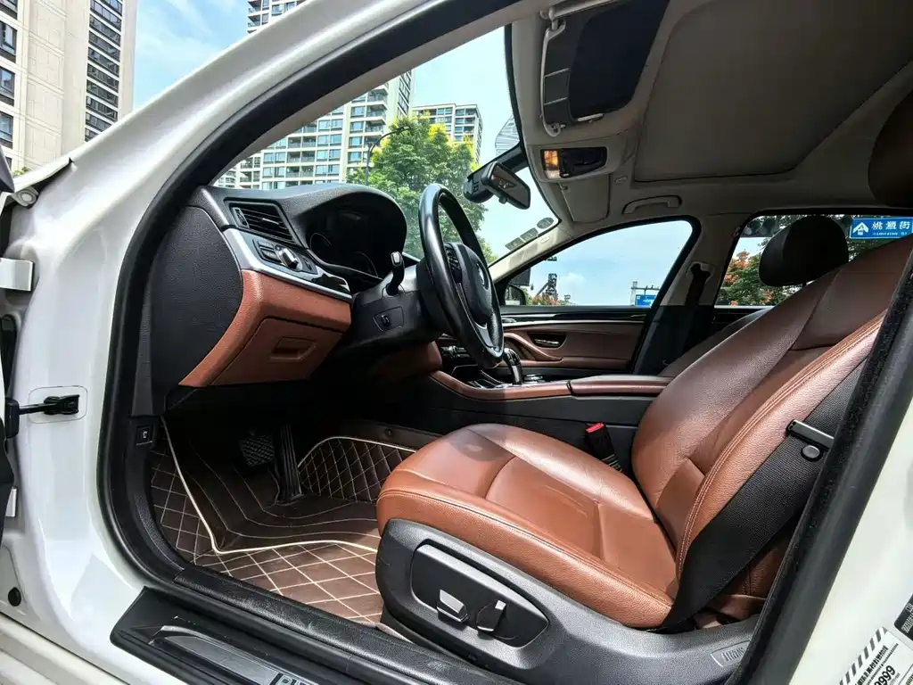 BMW 5 Series 2017 525Li Leading Model купить на сайте DeffCars