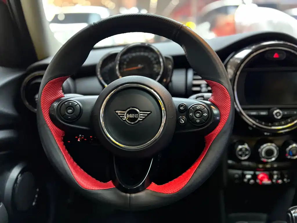MINI 2019 1.5T ONE five-door version купить на сайте DeffCars