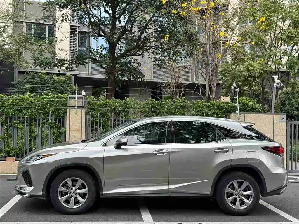 Lexus RX 2016 300 two-wheel drive comfort version National V купить на сайте DeffCars