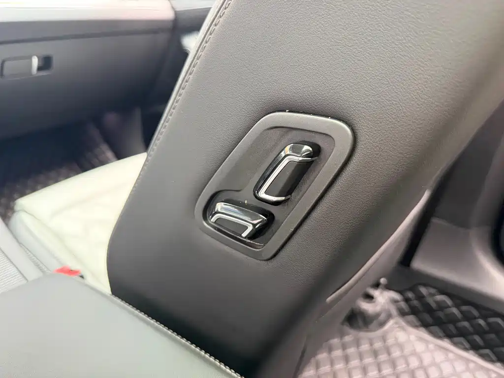 Magotan 2023 2 million commemorative edition 280TSI DSG leading model купить на сайте DeffCars