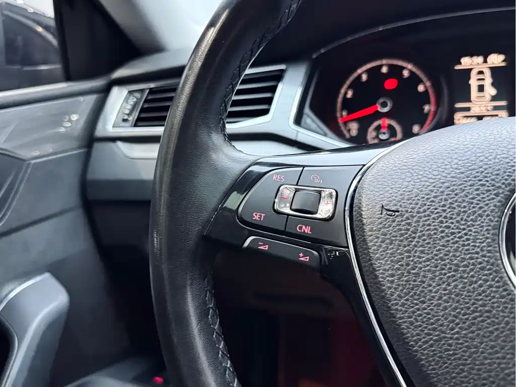Passat 2017 330TSI DSG Premium Edition купить на сайте DeffCars