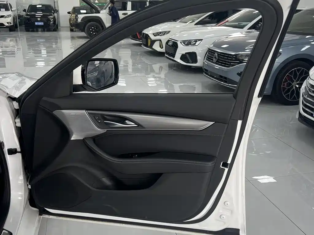 Cadillac CT5 2021 28T luxury model купить на сайте DeffCars