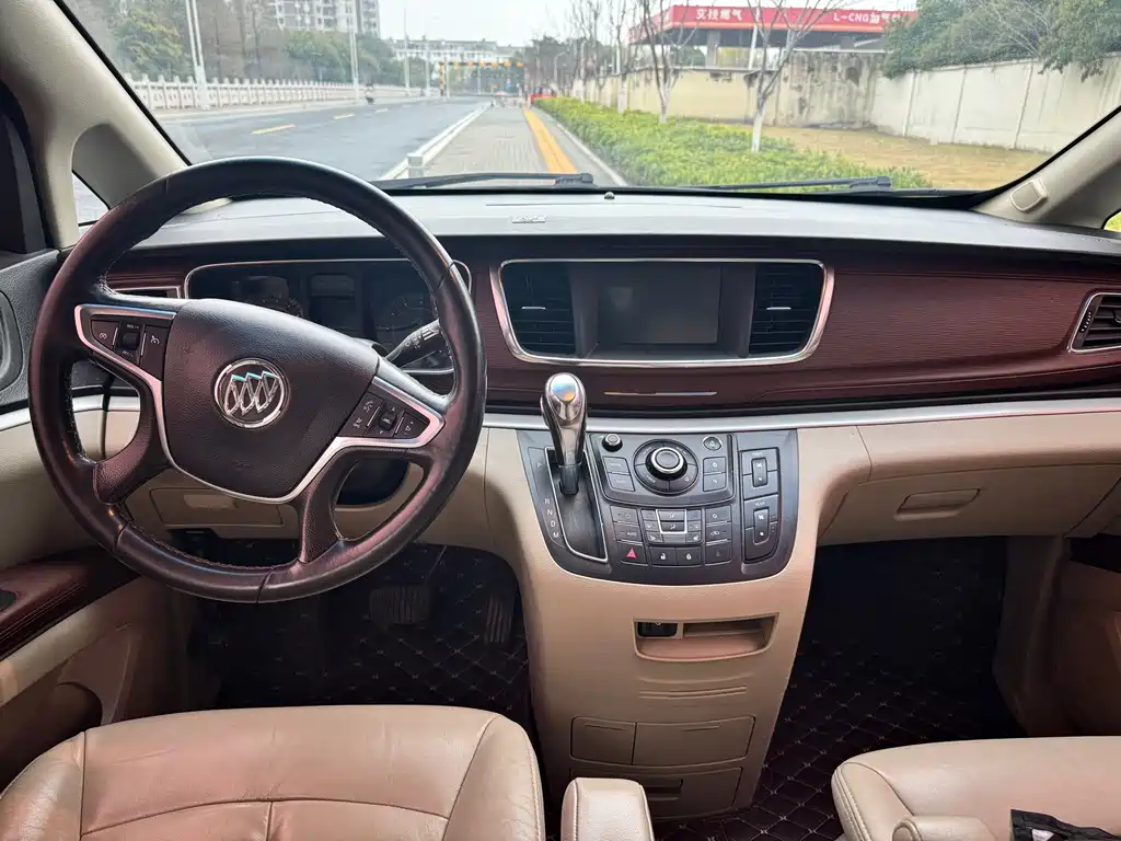 Buick GL8 2017 25S luxury model National V купить на сайте DeffCars