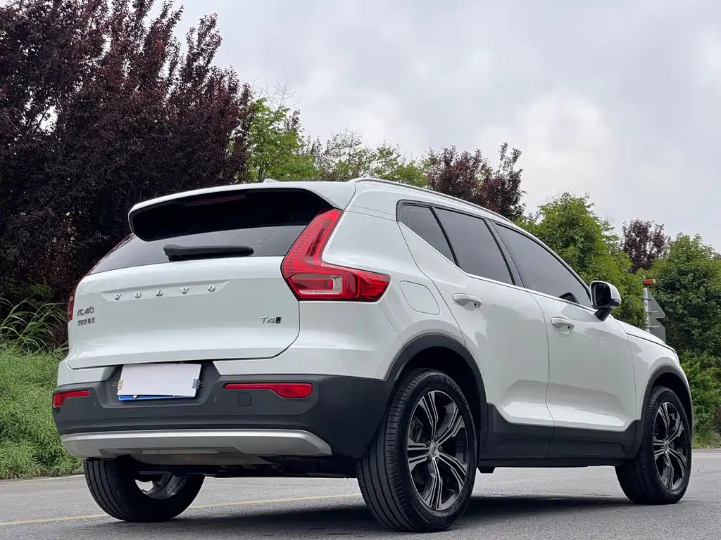 Volvo XC40 2021 T4 four-wheel drive Zhiyuan Sport Edition купить на сайте DeffCars