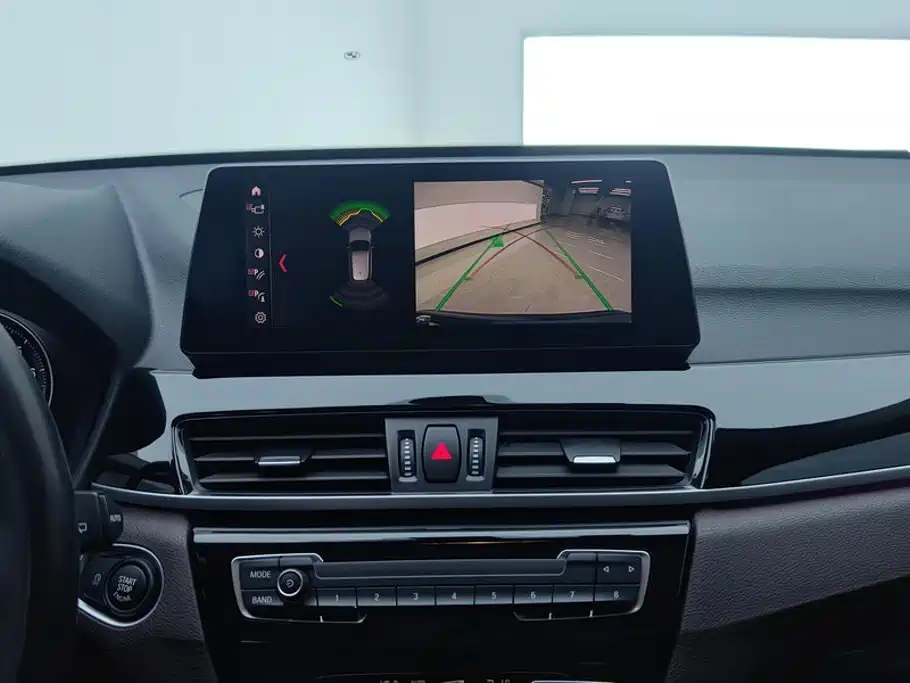 BMW X1 2022 sDrive25Li Leading купить на сайте DeffCars