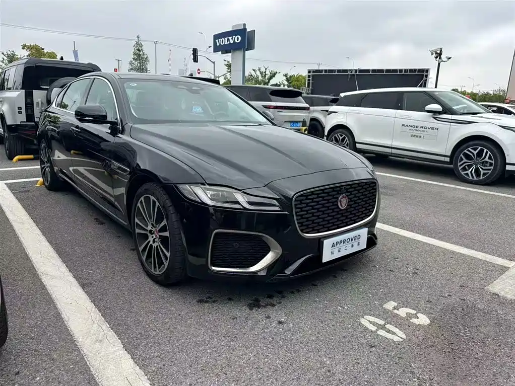 Jaguar XFL 2024 2.0T P250 two-wheel drive exclusive luxury version купить на сайте DeffCars