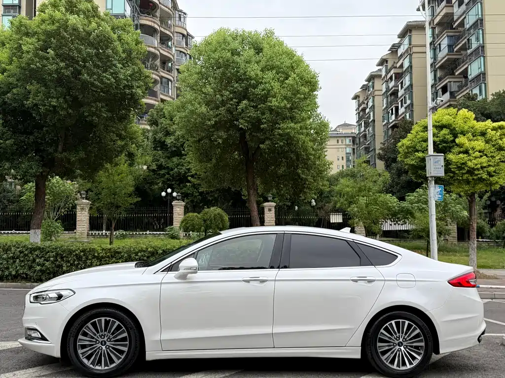 Mondeo 2017 EcoBoost 200 Luxury купить на сайте DeffCars