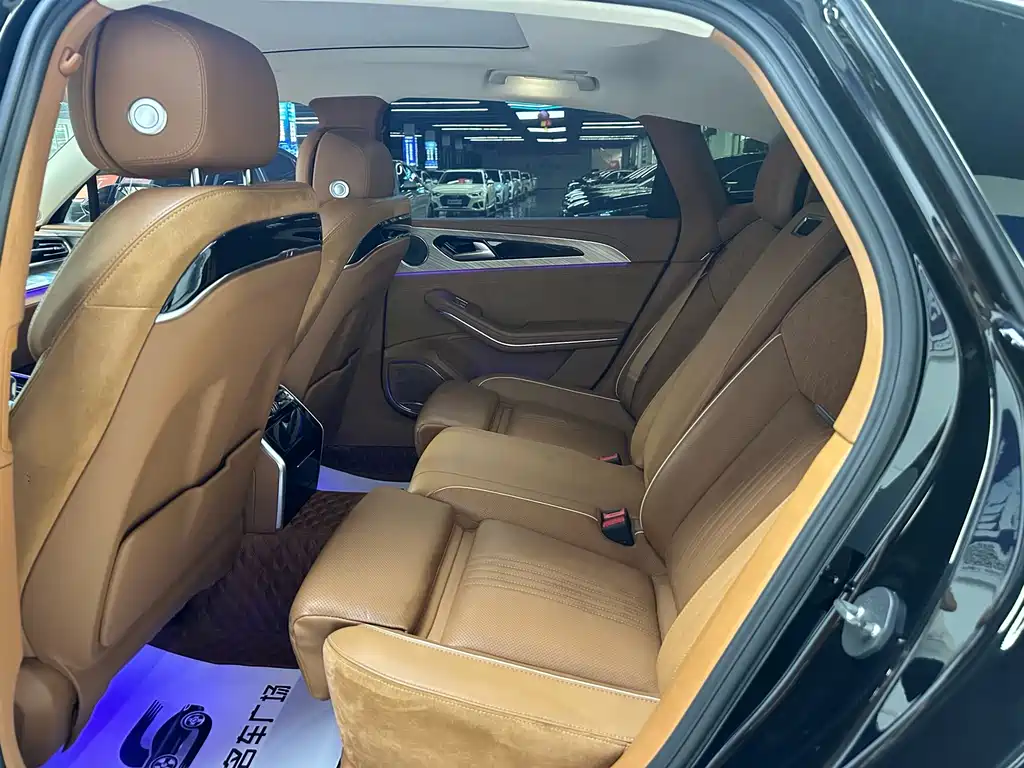 Hongqi H9 2022 2.0T Zhilian Qichang Edition купить на сайте DeffCars