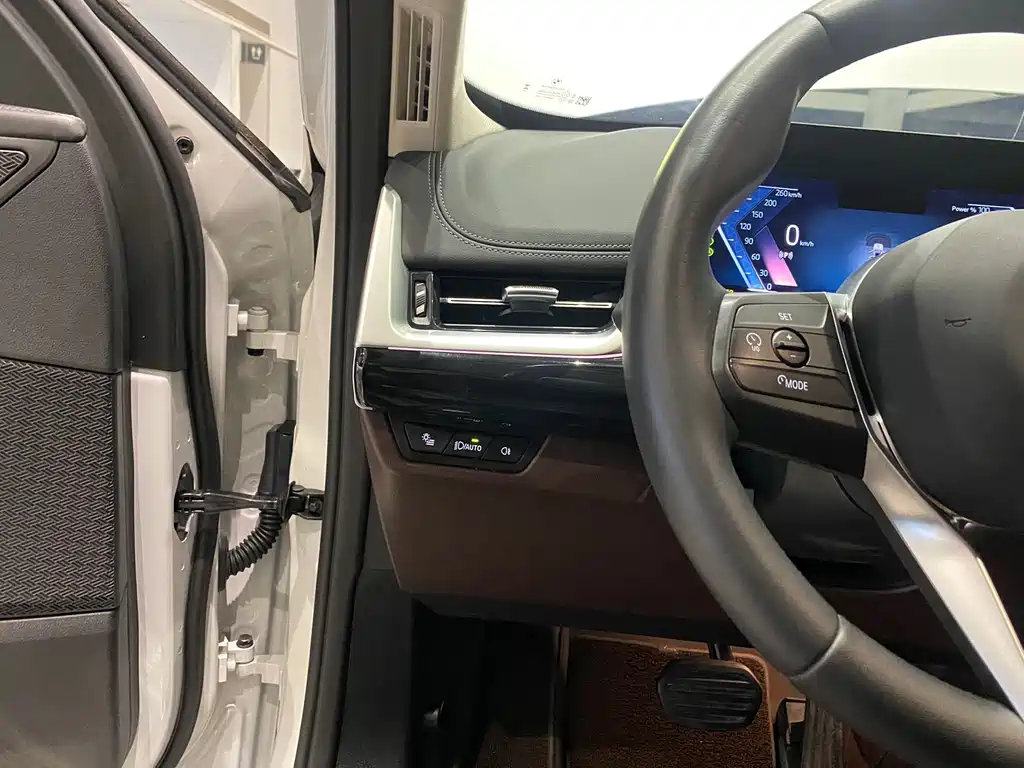 BMW X1 2023 sDrive20Li X Design Package купить на сайте DeffCars