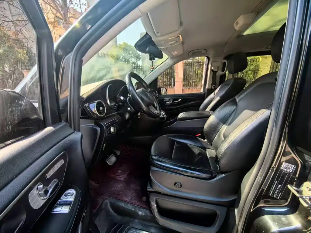 Mercedes-Benz V-Class 2017 V 260 L Premium Extended Edition купить на сайте DeffCars