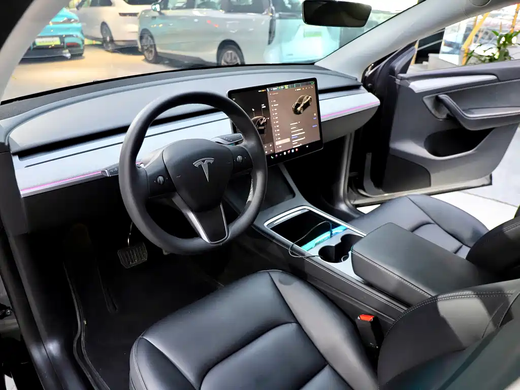 Model Y 2023 rear-wheel drive version купить на сайте DeffCars
