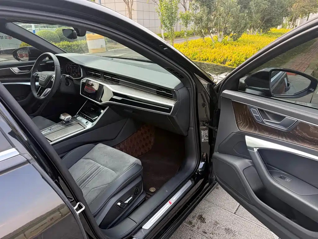 Audi A6L 2023 40 TFSI luxury and dynamic model купить на сайте DeffCars
