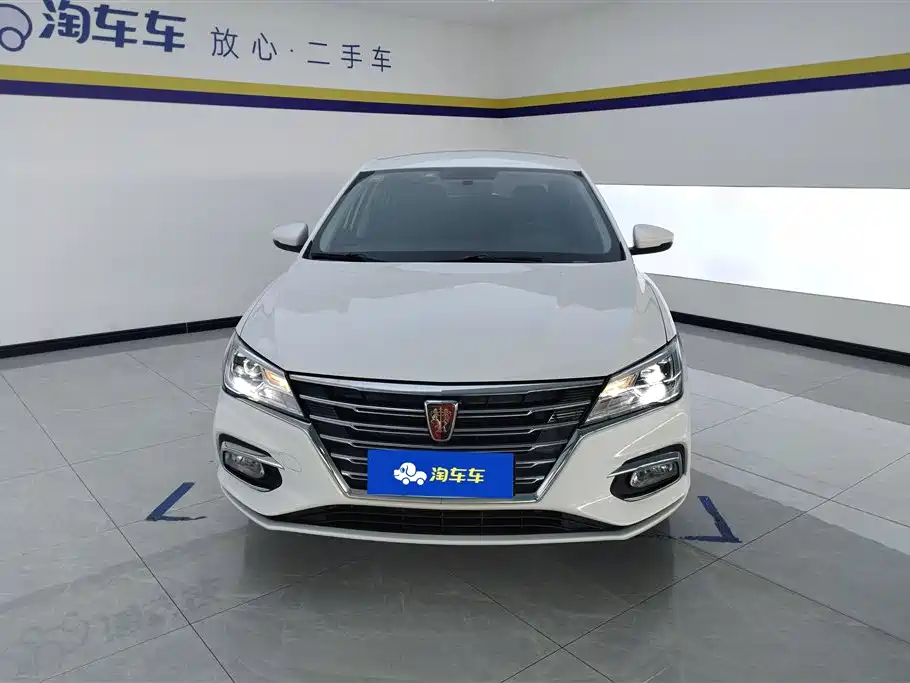 Roewe i5 2020 1.5L manual 4G Internet leading version купить на сайте DeffCars