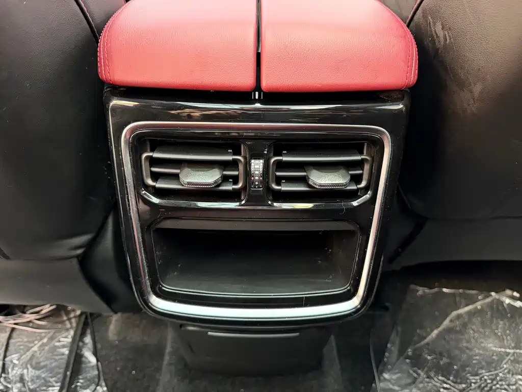 Jietu X70 PLUS 2021 facelift 1.5T DCT Mountain PRO 7 seats купить на сайте DeffCars