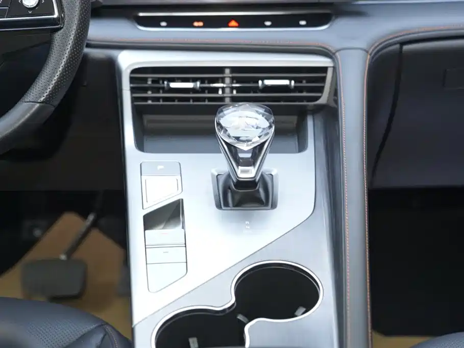 Roewe RX5 2023 1.5T Honor Sliding Screen Edition купить на сайте DeffCars
