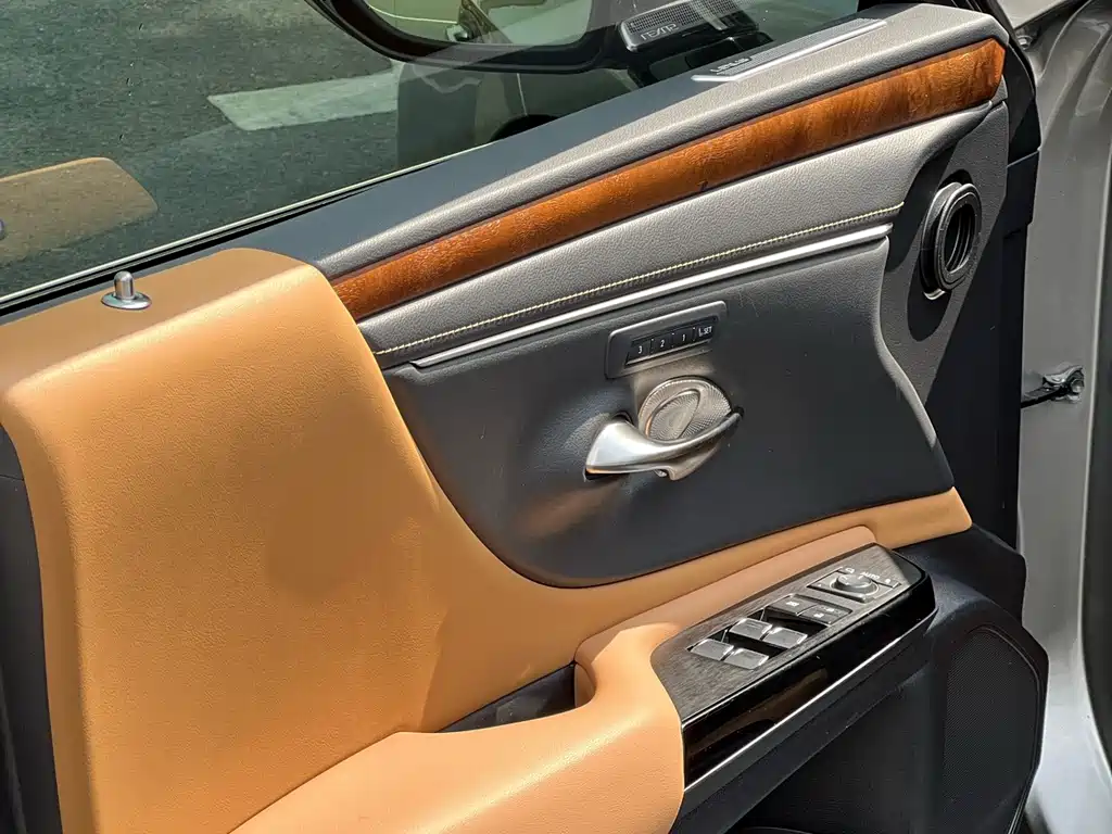 Lexus ES 2022 200 Deluxe Edition купить на сайте DeffCars