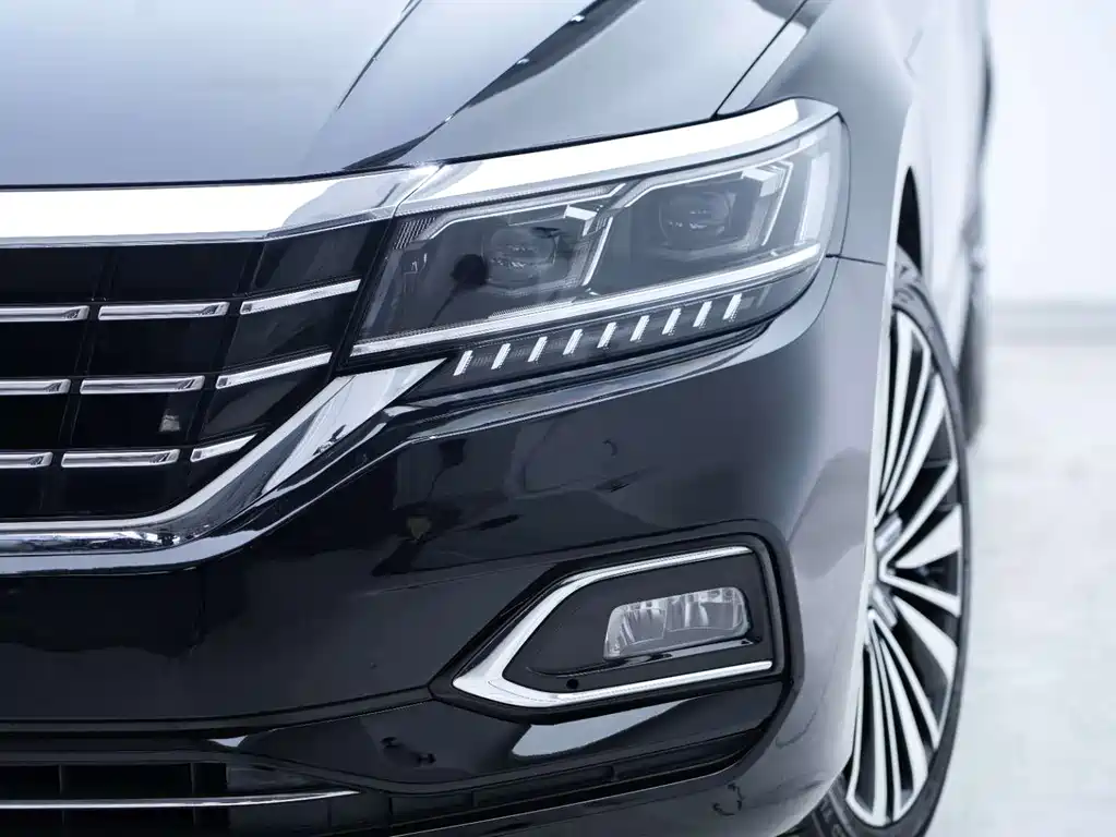 Passat 2019 330TSI Deluxe Edition National VI купить на сайте DeffCars