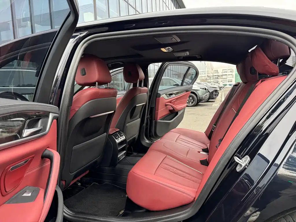 BMW 5 Series 2022 525Li M Sports Package купить на сайте DeffCars