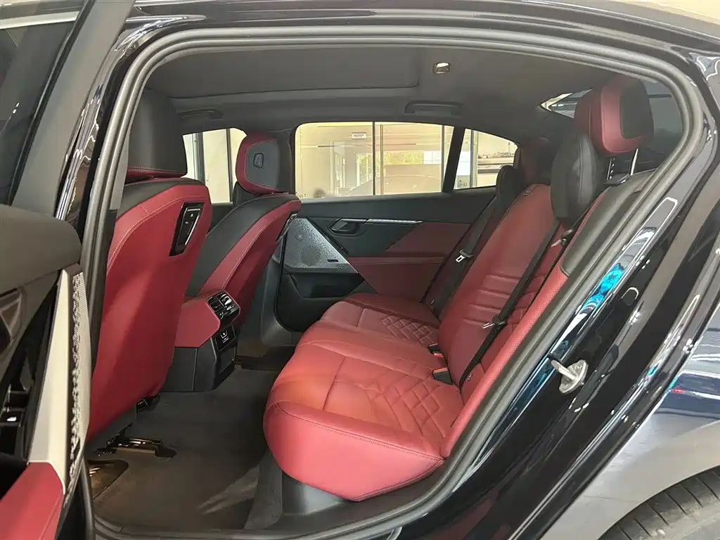 BMW i5 2025 eDrive 40L M Sports Package купить на сайте DeffCars