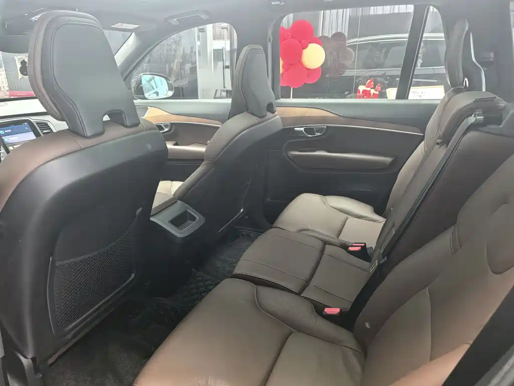 Volvo XC90 2024 B5 Smart Deluxe Edition 5 seats купить на сайте DeffCars