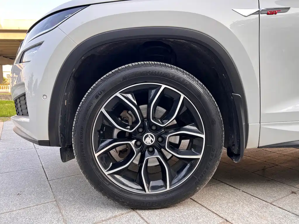 Kodiak GT 2019 TSI330 2WD Deluxe Edition National VI купить на сайте DeffCars