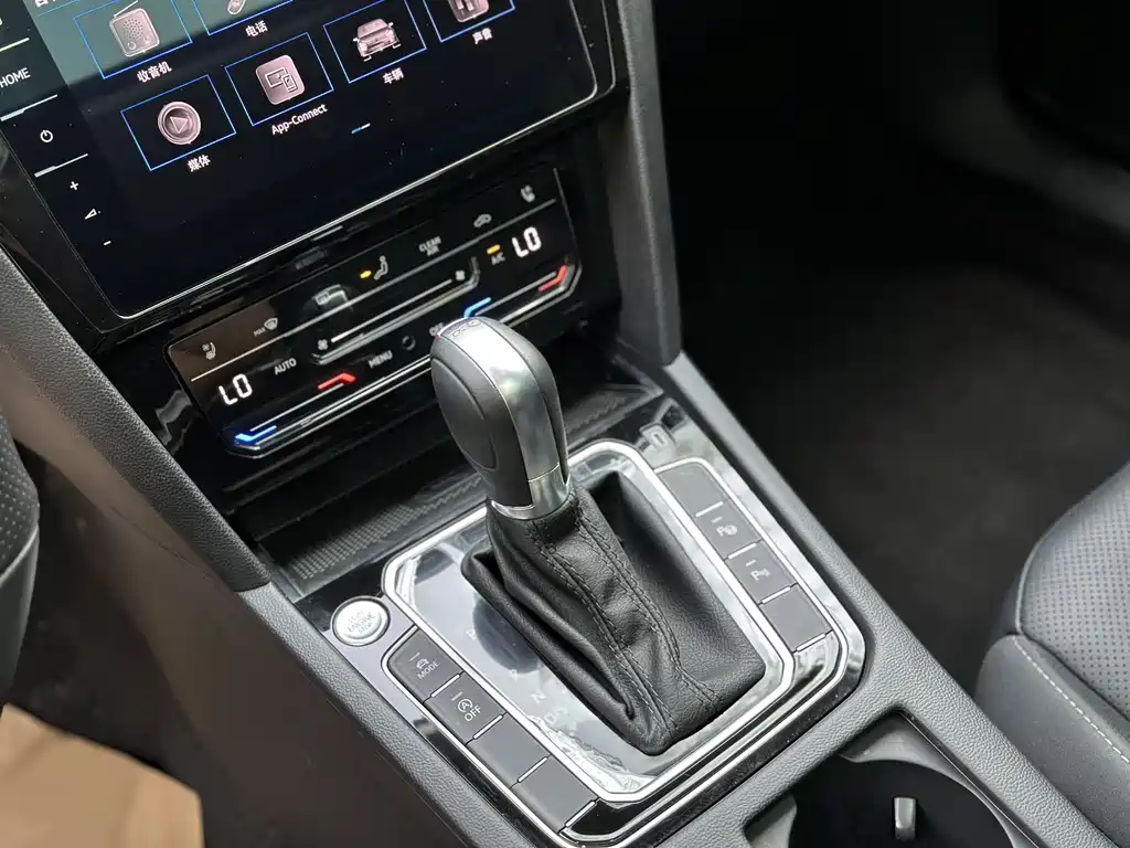 FAW-Volkswagen CC 2021 380TSI eye-catching version купить на сайте DeffCars
