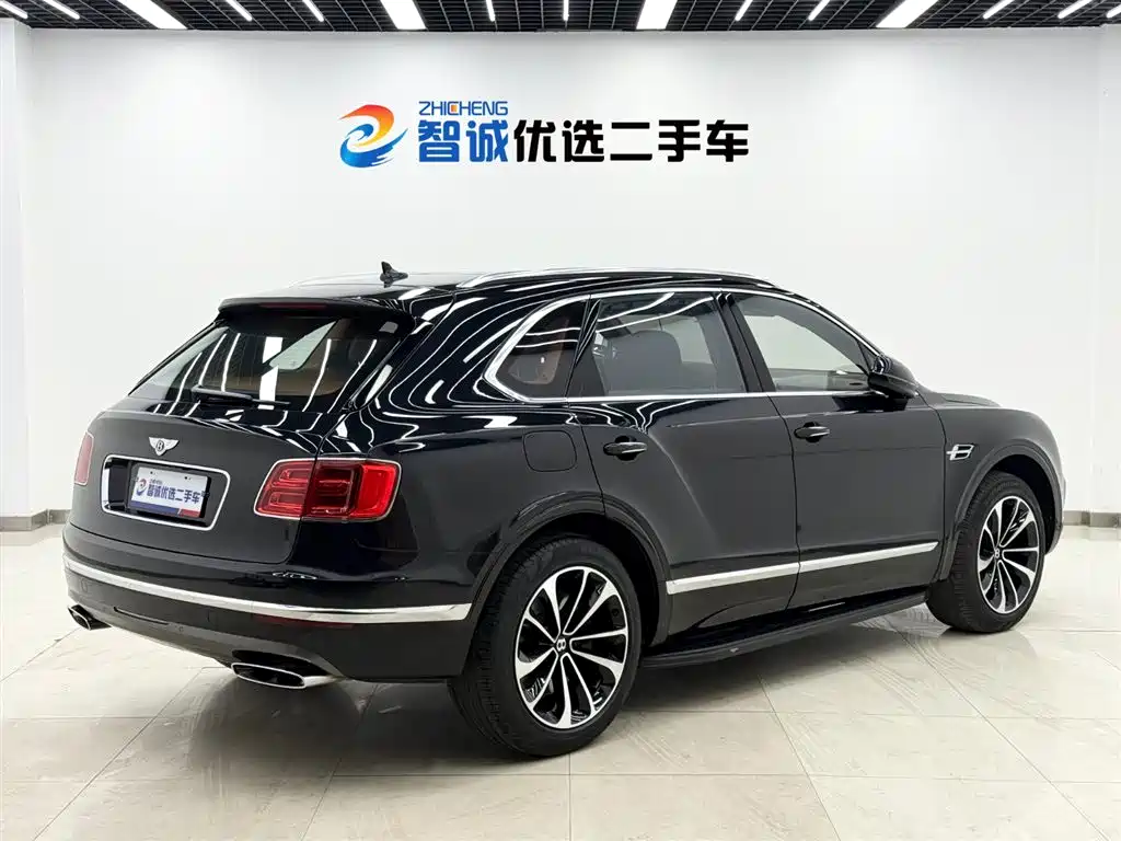 Bentayga 2016 6.0T Standard Edition купить на сайте DeffCars