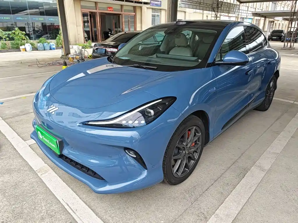 Zhiji LS6 2025 Smart Lizard Driving Edition купить на сайте DeffCars