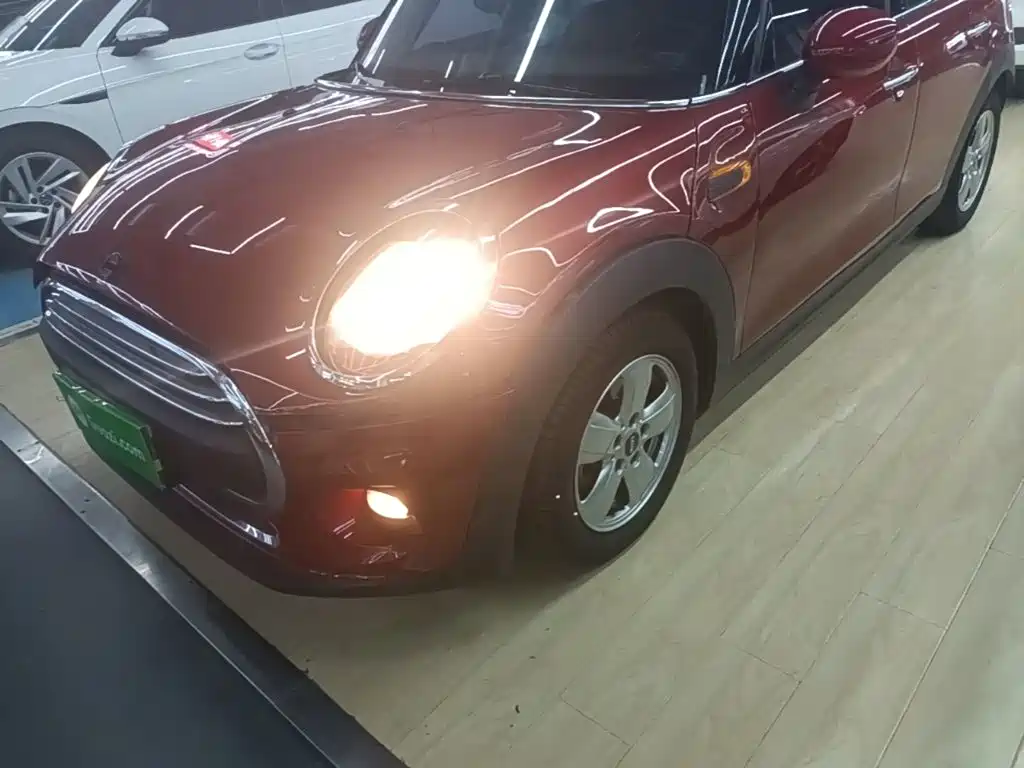 Mini 2016 1.2T one Five Door Edition купить на сайте DeffCars