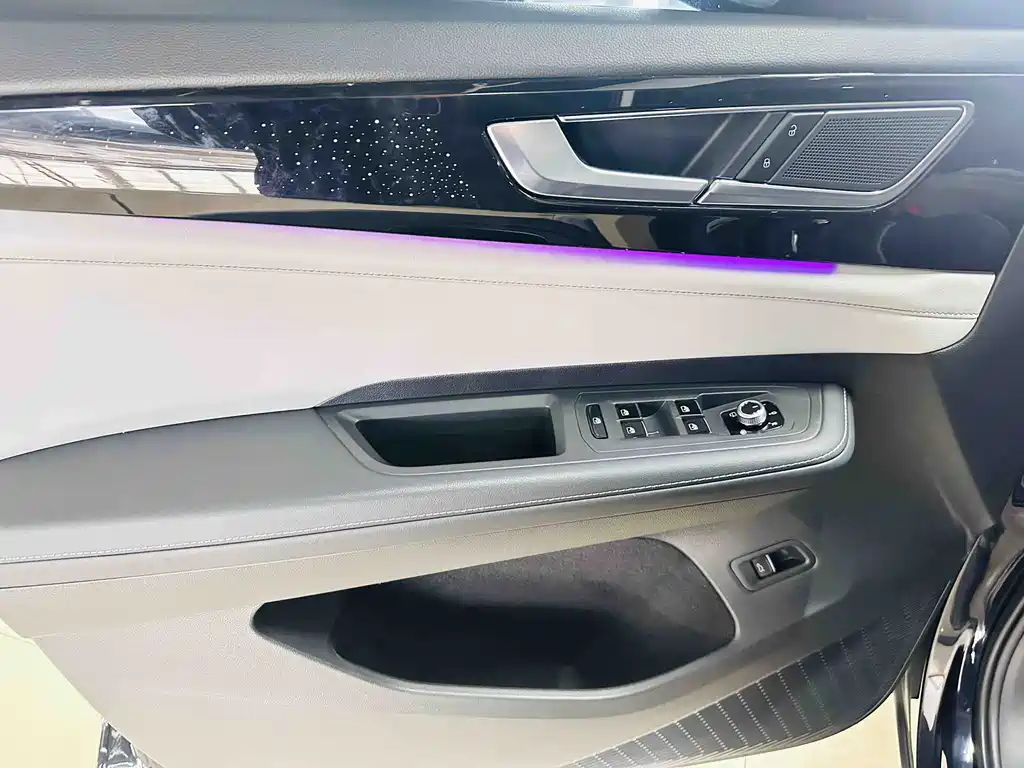 Touron 2022 380TSI four-wheel drive luxury version купить на сайте DeffCars