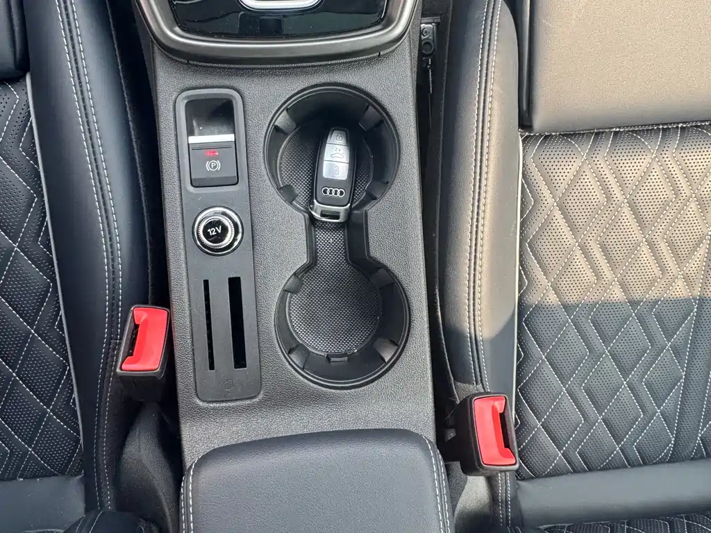Audi A3 2025 A3L Limousine 35TFSI Flying Spur Exclusive купить на сайте DeffCars