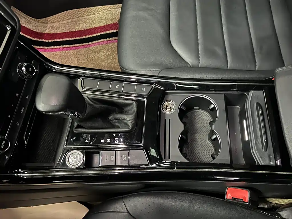 Huiang 2019 380TSI 2WD Business Edition National V купить на сайте DeffCars