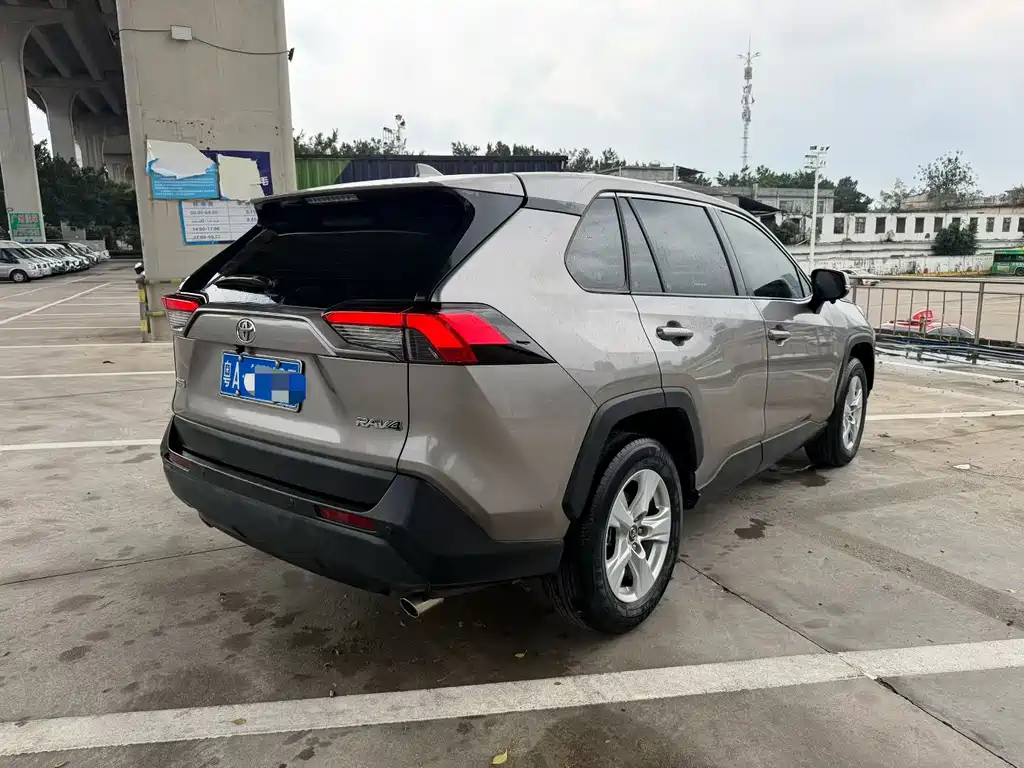 RAV4 Rongfang 2022 2.0L CVT two-wheel drive fashion version купить на сайте DeffCars