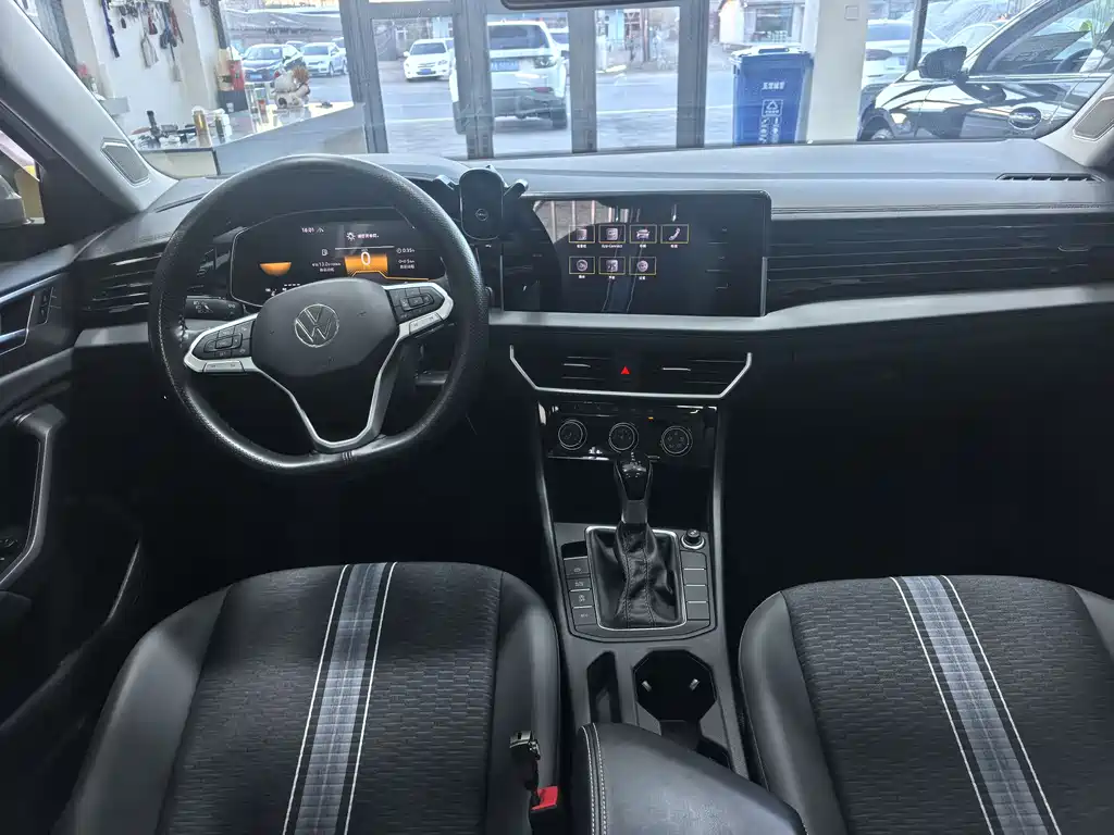 Sagitar 2025 300TSI DSG Flyover Edition купить на сайте DeffCars