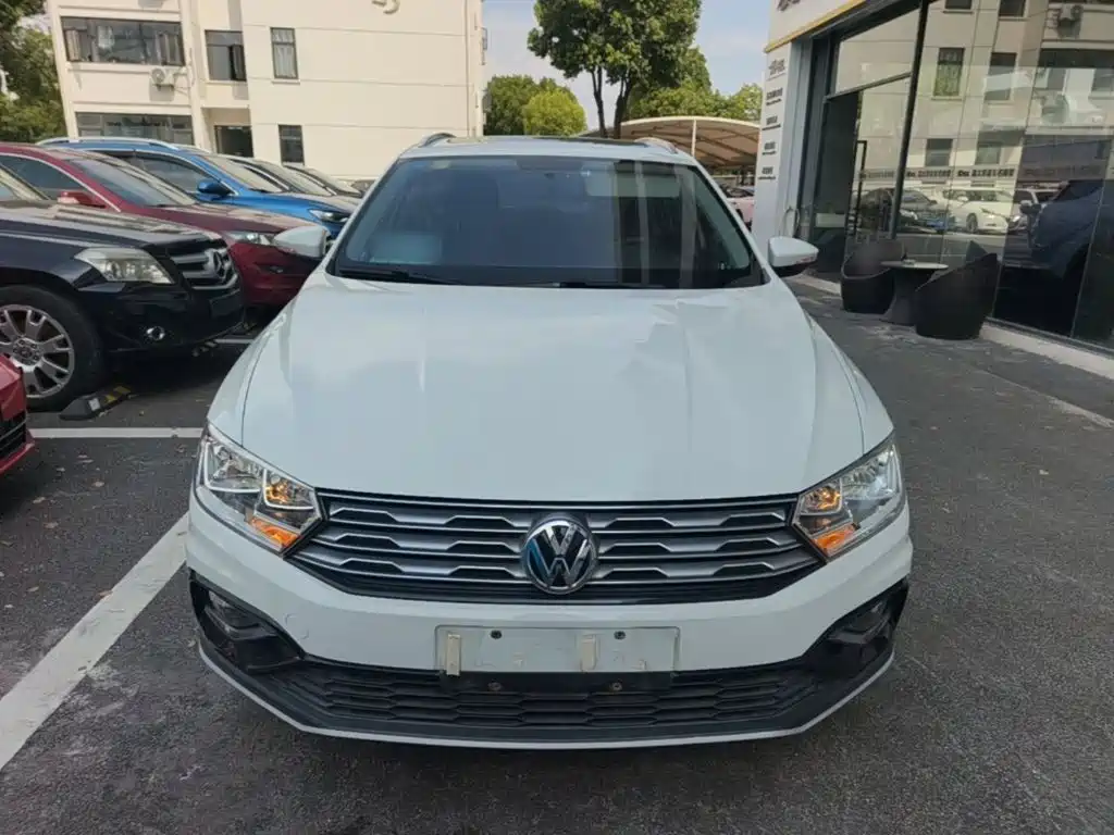 C-TREK Weiling 2017 1.6L automatic comfort model купить на сайте DeffCars