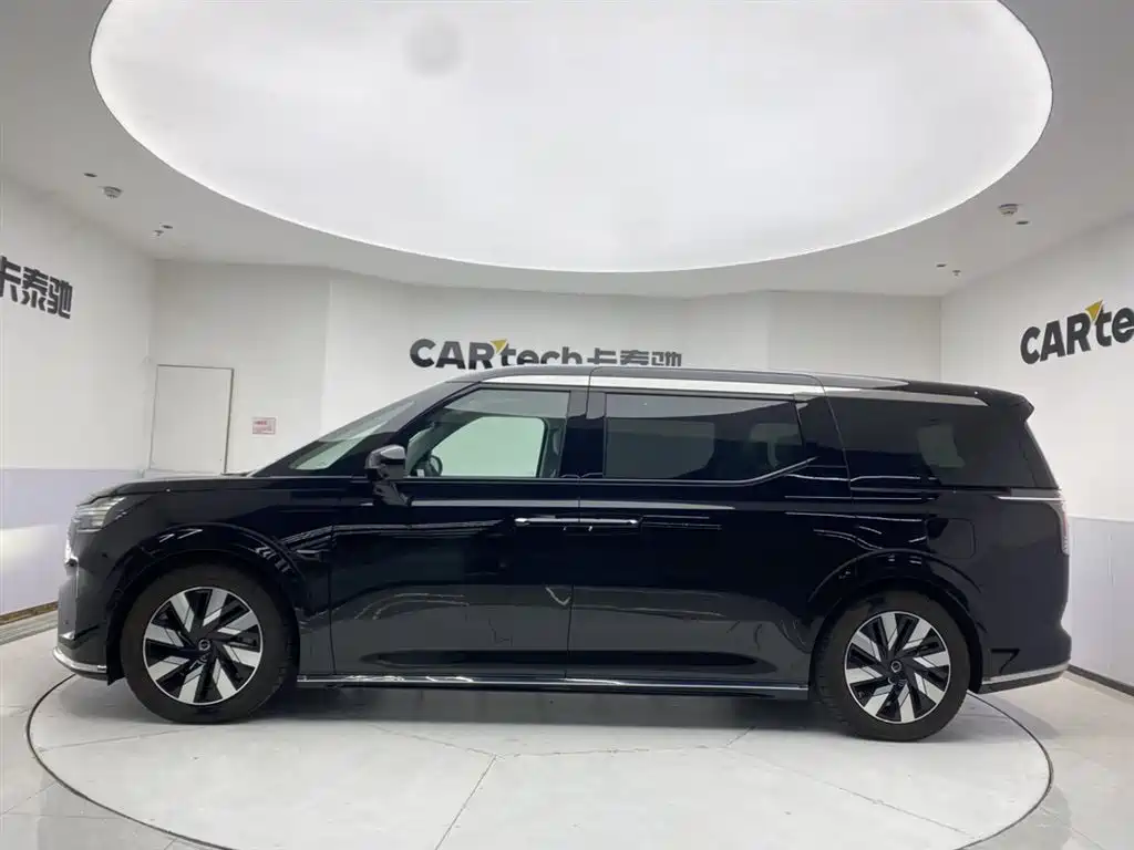 Volvo EM90 2025 Ultra six-seater купить на сайте DeffCars