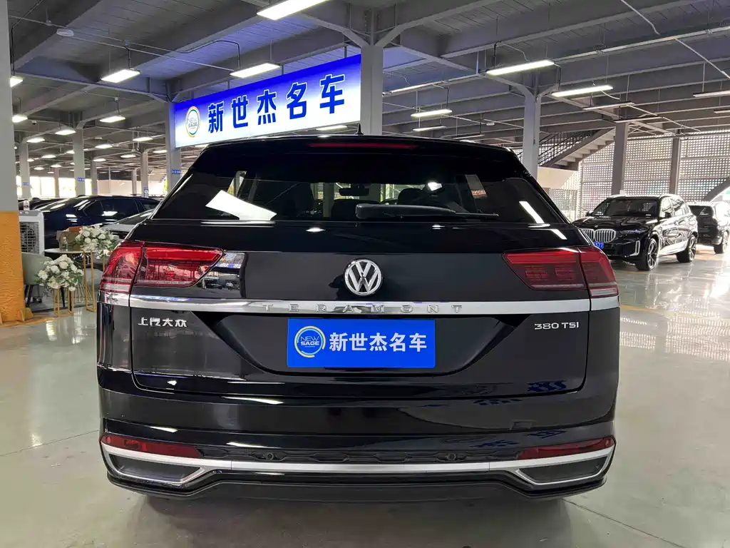 Touron 2020 Touron X facelift 380TSI four-wheel drive luxury version купить на сайте DeffCars