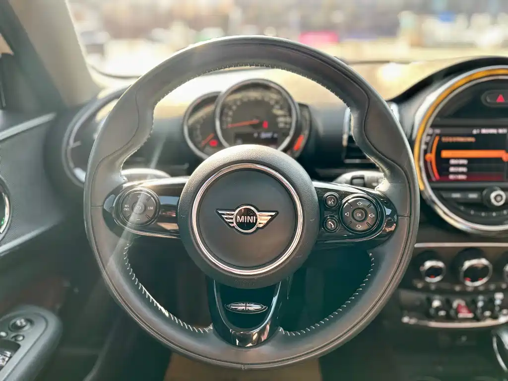 MINI CLUBMAN 2018 1.5T COOPER Artist купить на сайте DeffCars