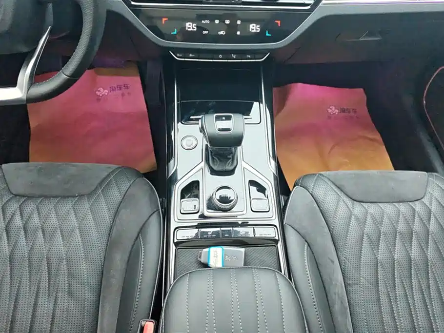 Hongqi HS5 2022 facelift 2.0T Zhilian Flagship Edition купить на сайте DeffCars