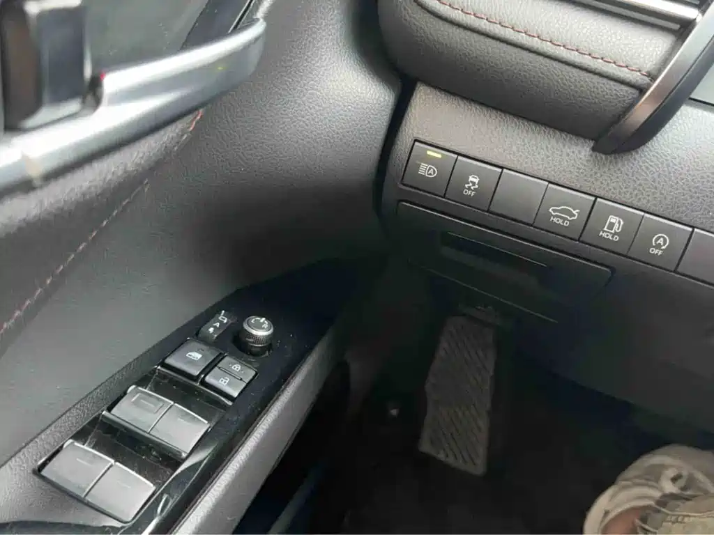 Camry 2023 2.5G Deluxe Edition купить на сайте DeffCars