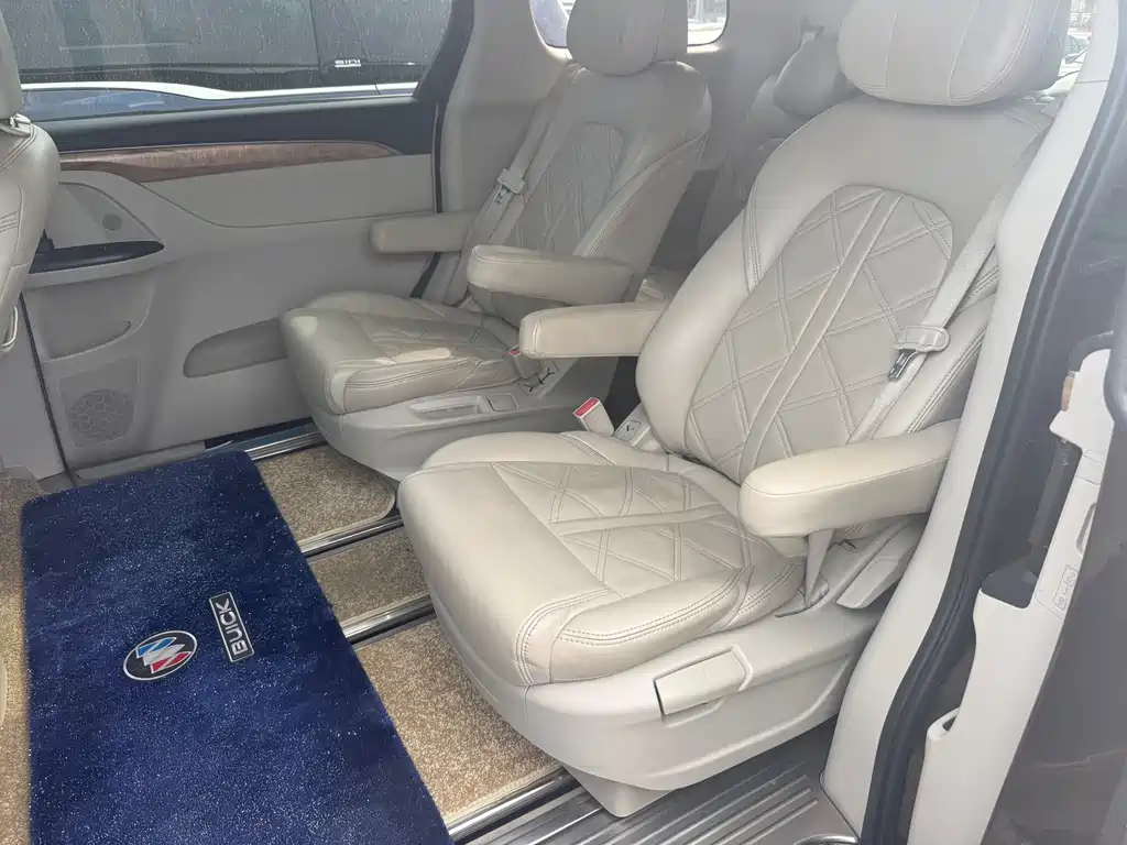 Buick GL8 2017 ES 28T Comfort Type National V купить на сайте DeffCars
