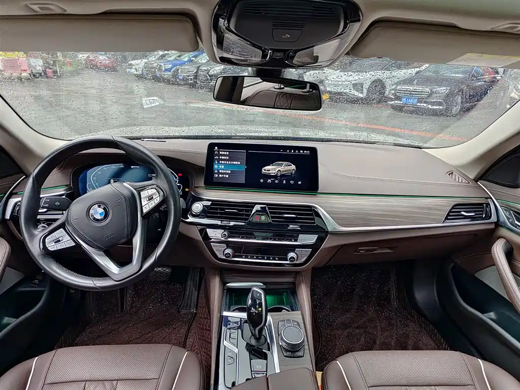 BMW 5 Series New Energy 2021 535Le Luxury Package купить на сайте DeffCars