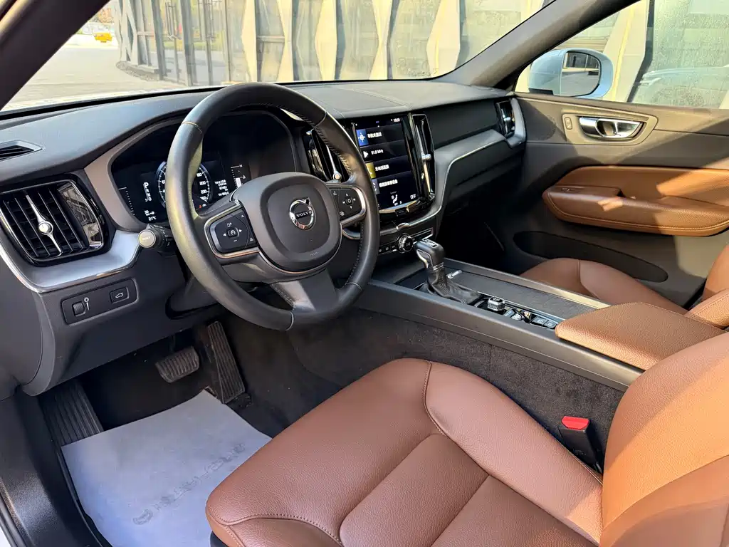 Volvo XC60 2021 T5 four-wheel drive Zhiyi Luxury Edition купить на сайте DeffCars
