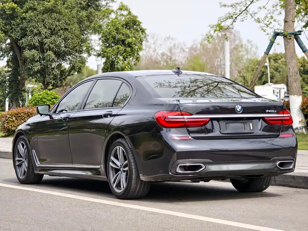 BMW 7 Series 2018 730Li Leading M Sports Package купить на сайте DeffCars