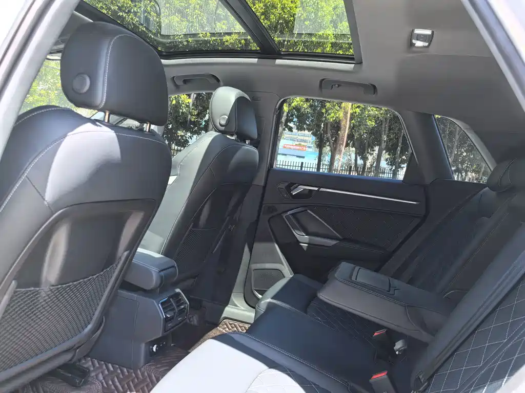 Audi Q3 2024 35 TFSI Fashionable and Dynamic купить на сайте DeffCars