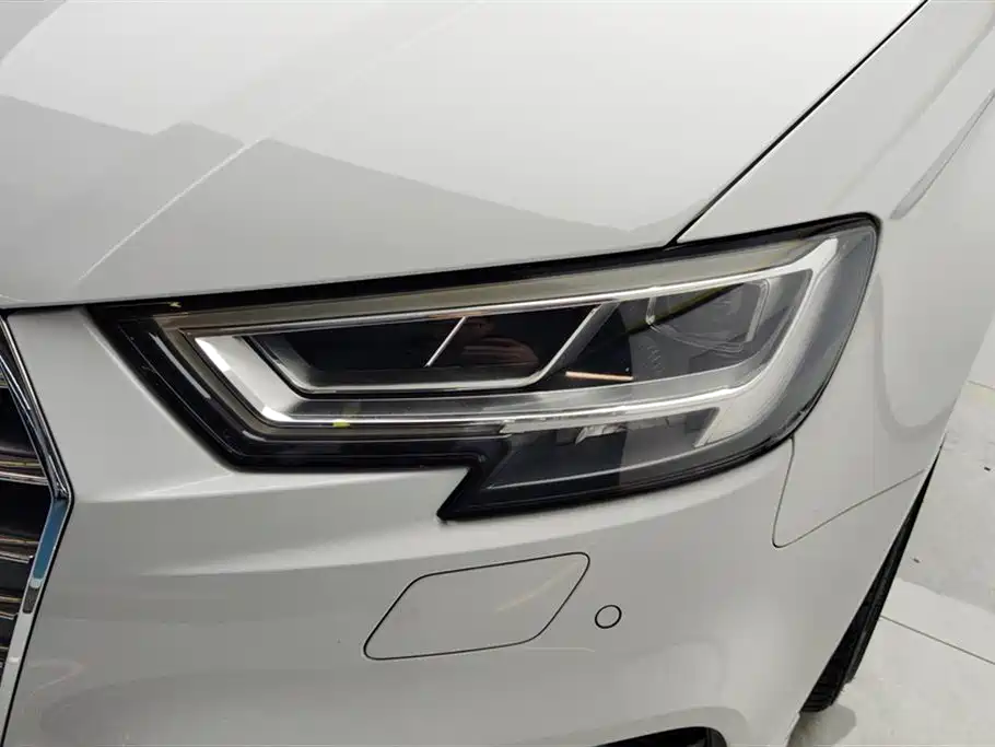 Audi A3 2020 Limousine 35 TFSI Sports National VI купить на сайте DeffCars