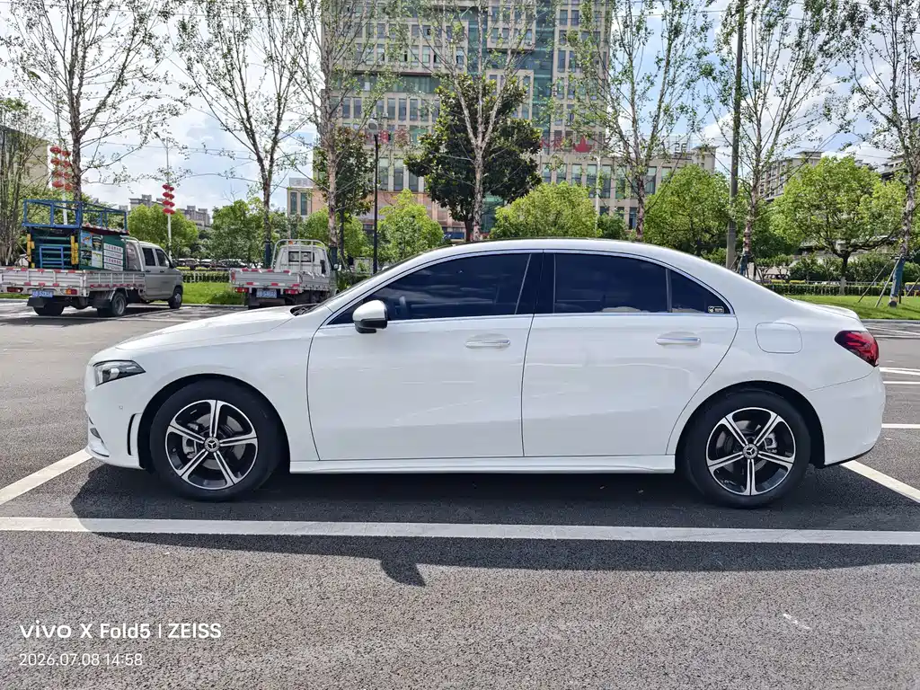 Mercedes A-Class 2022 Triple A 200 L Sport Sedan Fashion Edition купить на сайте DeffCars