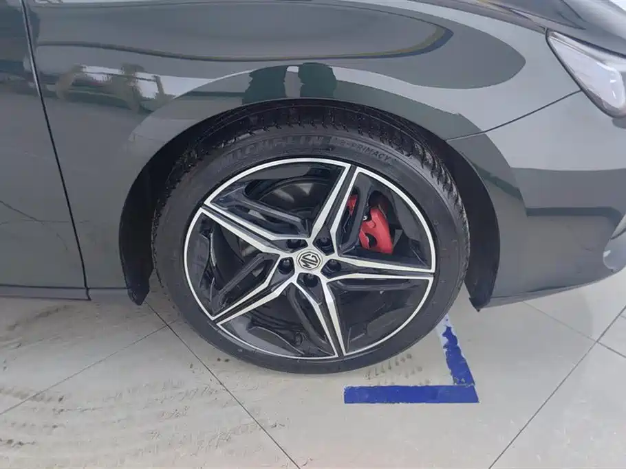 MG7 2023 2.0T automatic Trophy+ engine version купить на сайте DeffCars